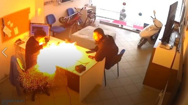 Yer: Bursa… Elindeki tablet bomba gibi patladı