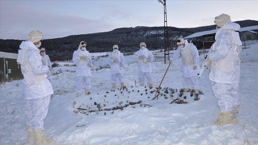 MSB paylaştı! Mehmetçiğin Kars’ta zorlu eğitimi