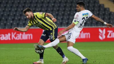 Fenerbahçeli futbolcu Sinan Gümüş'ün sağ diz ön çapraz bağlarında gerilme
