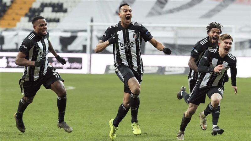 Süper Lig'in 19. haftasında Beşiktaş ile Galatasaray arasında oynanan derbi