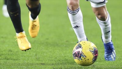 Süper Lig'in 24. haftasındaki Fenerbahçe-Galatasaray derbisi 6 Şubat Cumartesi oynanacak.