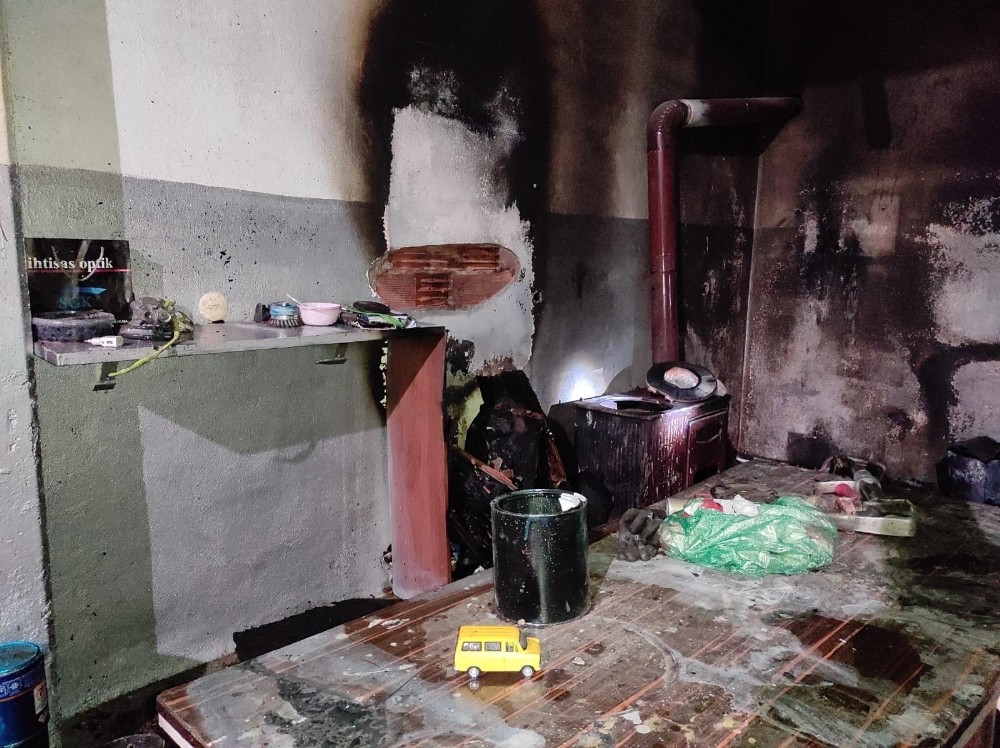 Bursa’da tinerle sobayı yakmaya çalışınca hastanelik oldu