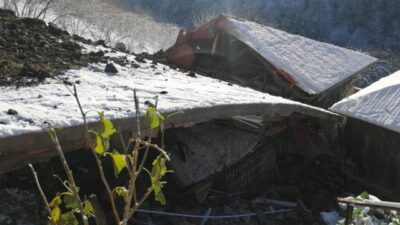 Trabzon’da heyelanda 2 ev zarar gördü