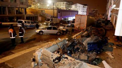 Freni boşalan TIR 11 aracı hurdaya çevirdi