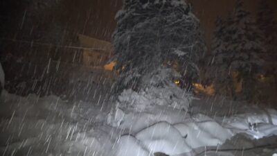 Uludağ’da kar yarım metreyi aştı