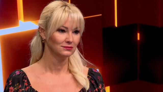 Ünlü oyuncu Pınar Altuğ, imaj değiştirdi! Sosyal medyada yorum yağdı Ünlü oyuncu Pınar Altuğ, imaj değiştirdi! Sosyal medyada yorum yağdı