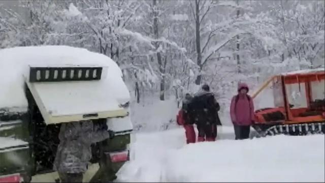 Karda mahsur kalan 20 kampçı kurtarıldı Karda mahsur kalan 20 kampçı kurtarıldı