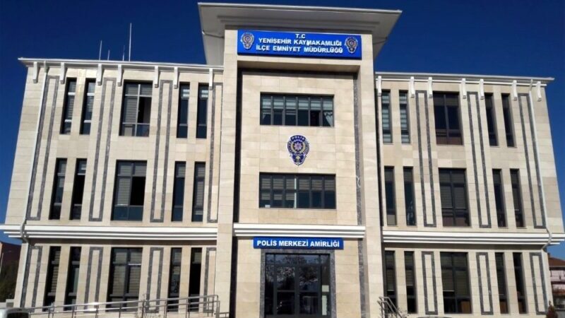 Yenişehir’de zehir tacirlerine göz açtırmıyor Bursa’nın Yenişehir ilçesinde Emniyet Müdürlüğü Narkotik Grup Amirliği ekipleri uyuşturucu