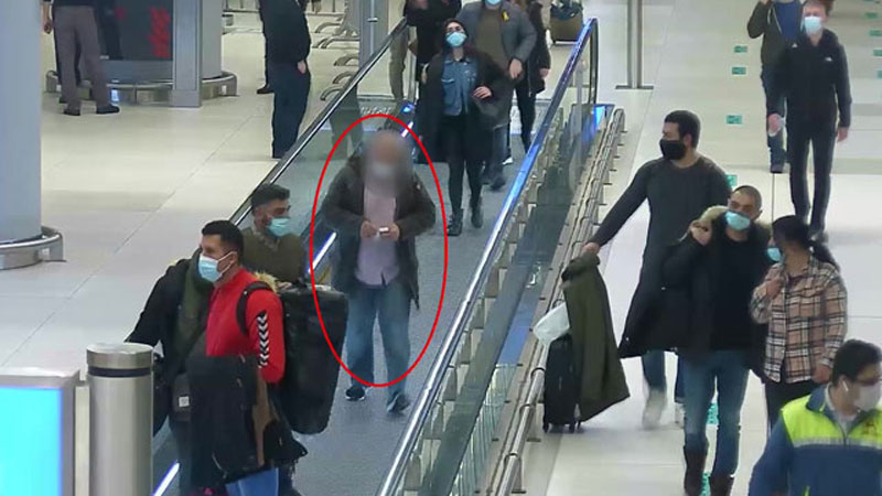 Havalimanında operasyon! Altın paralarla yakalandı