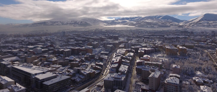 ‘Diri faylar üzerinde’ dedi ve deprem uyarısı yaptı