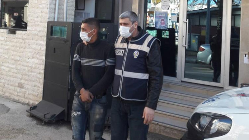 Bursa’da rögar kapağı çaldı! Suçüstü yakaladı Bursa’da rögar kapağı çaldı! Suçüstü yakaladı