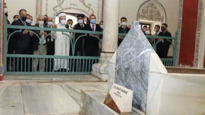 Sultan II. Murad Han dualarla anıldı