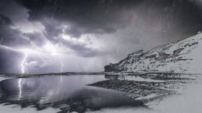 Pek çok kişi merak ediyor: Kar yağarken neden gök gürledi?