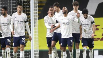 İngiltere Premier Lig'in 22. haftasında karşılaştığı Burnley'yi 2-0 yenen Manchester