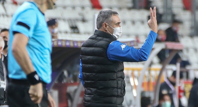 Fraport TAV Antalyaspor Teknik Direktörü Ersun Yanal, "Hepimiz, insanüstü bir