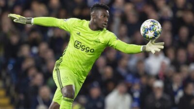 Hollanda Ligi ekiplerinden Ajax'ın kalecisi Andre Onana, doping kullandığı gerekçesiyle