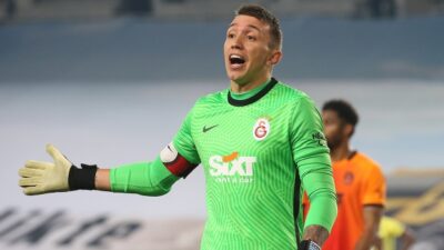 Galatasaray'ın Uruguaylı kalecisi Fernando Muslera, Süper Lig'de 300. maçına çıkmaya hazırlanıyor.