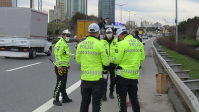 Bariyerlere çarpan motosiklet sürücüsü hayatını kaybetti!