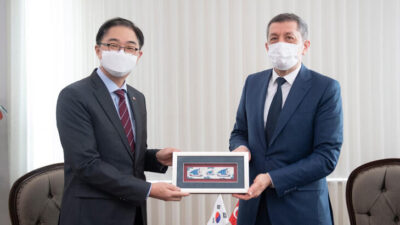 Milli Eğitim Bakanı Ziya Selçuk, Won Ik Lee’yi kabul etti