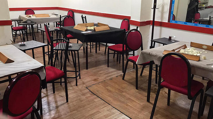 Kahvehaneye şok baskın! 16 kişiye 36 bin lira ceza kesildi