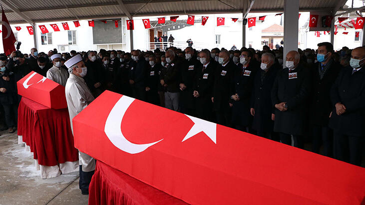 Gara şehitlerine veda… Müslüm Altıntaş ve Adil Kabaklı toprağa verildi