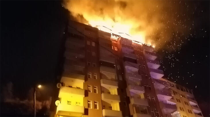 Korkutan yangın! Alevler gökyüzünü aydınlattı