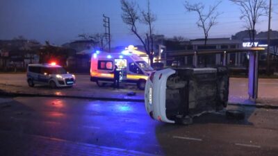 Yer: Bursa… Otobüs durağına daldı, yaralı arkadaşlarını bırakarak kaçtı