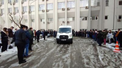 Bursa’da genç doktora gözyaşlarıyla veda