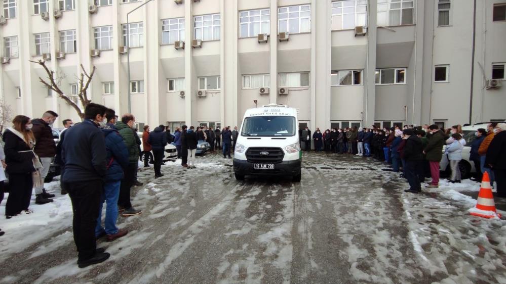 Bursa’da genç doktora gözyaşlarıyla veda