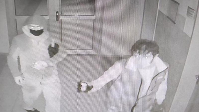 Bursa’da 3 okulu soyan hırsızlar kamerada