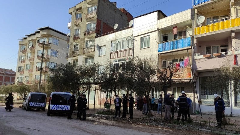 Bursa’da korkunç son Bursa’nın Mustafakemalpaşa ilçesinde terasta tadilat yapan İbrahim Topuz, elektrik akımına