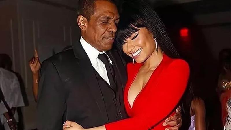 Ünlü şarkıcıyı kahreden haber! Çarpıp kaçtı…