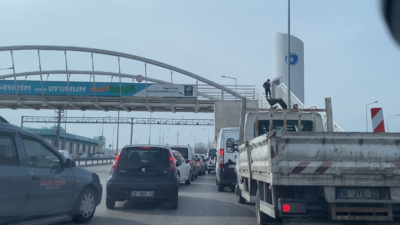 Sokağa çıkma kısıtlamasında Bursa trafiği kitlendi…