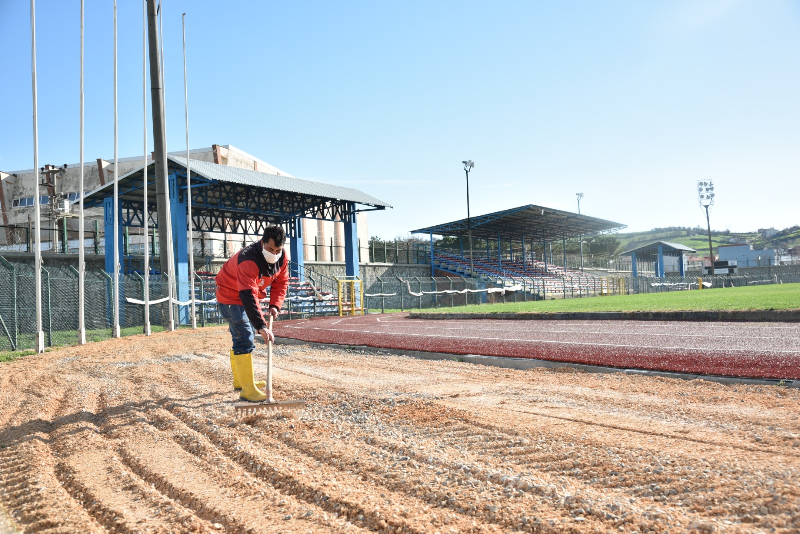 Mustafakemalpaşa ilçe Stadı yenilendi