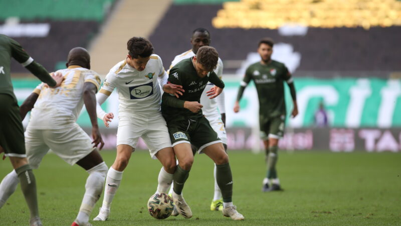 Akhisarspor Teknik Direktörü Fırat Gül, 2-0 öne geçtikleri maçı 3-2