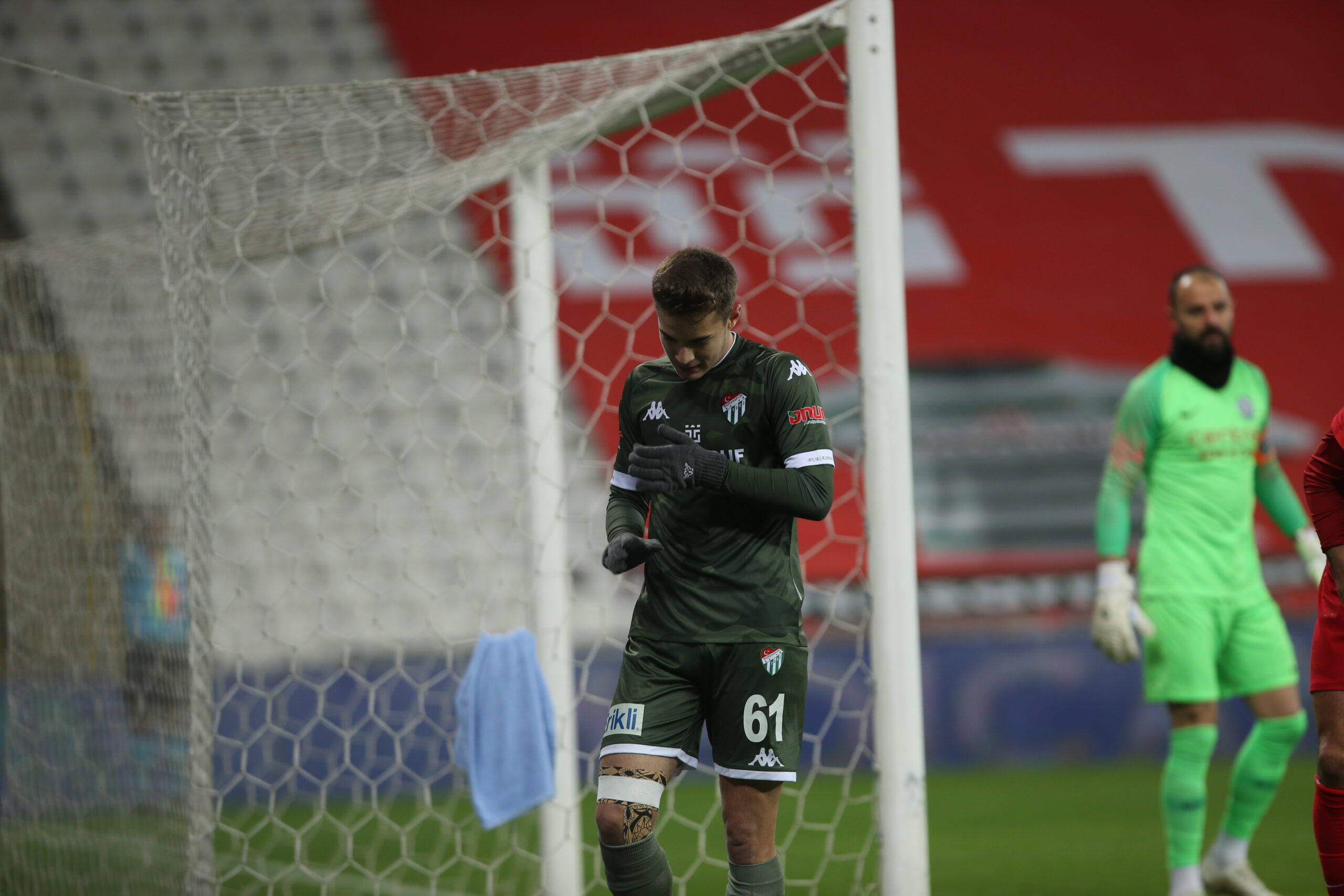 İşte son saniye golü böyle kaçtı!