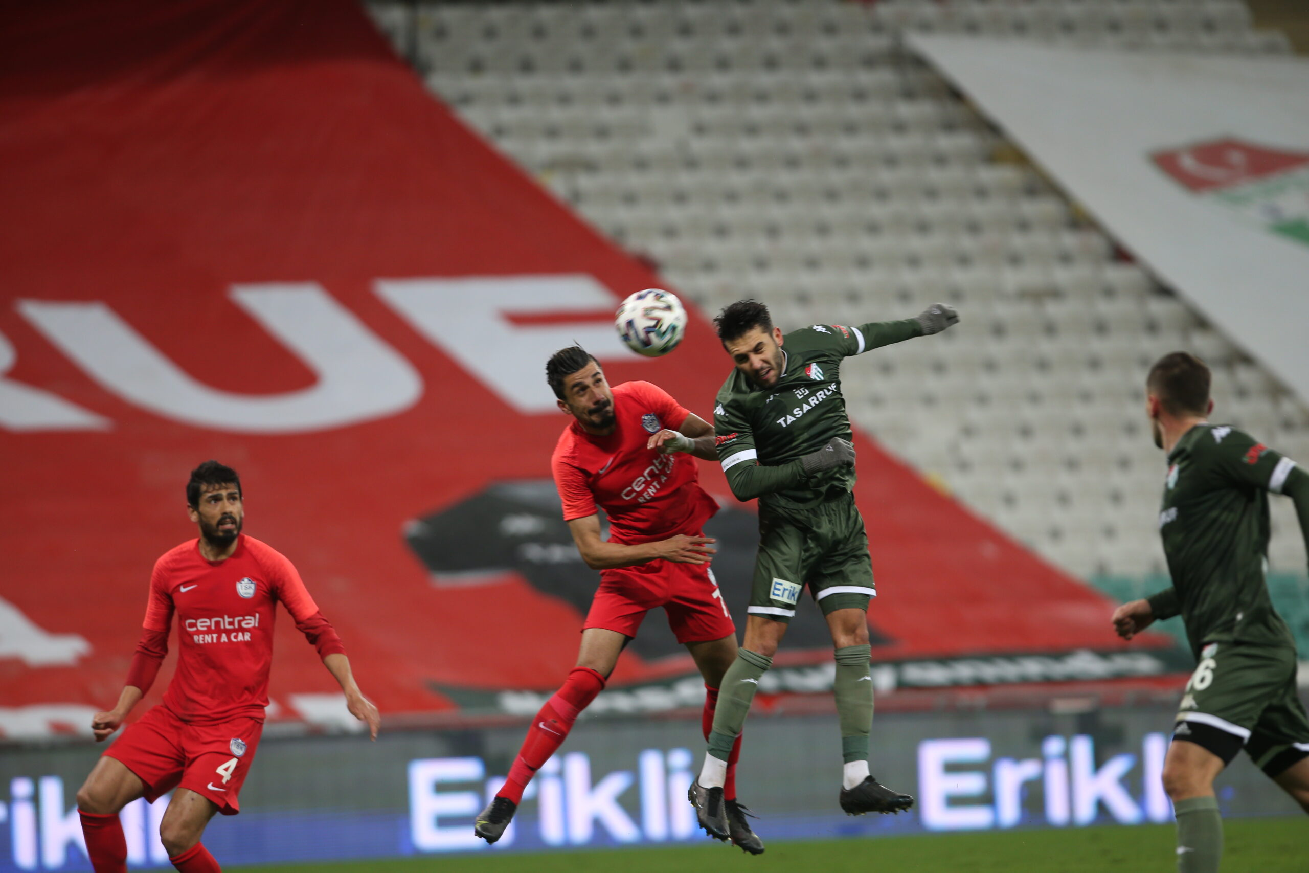 Bursaspor’da sıcak gelişme!