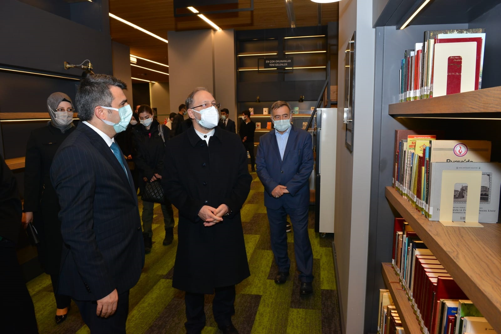 Diyanet İşleri Başkanı Ali Erbaş’tan ‘Uyumayan Kütüphane’ye ziyaret Diyanet İşleri Başkanı Ali Erbaş’tan ‘Uyumayan Kütüphane’ye ziyaret