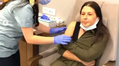 Aşı polemiği! ‘Meme kanseri geçirdim’