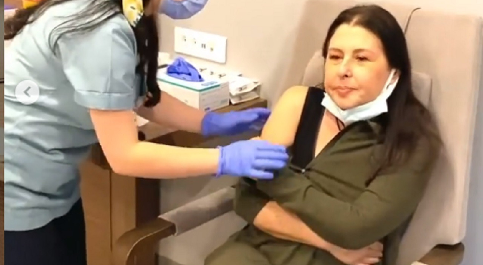 Aşı polemiği! ‘Meme kanseri geçirdim’ Aşı polemiği! ‘Meme kanseri geçirdim’