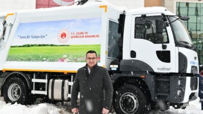 Bakanlık’tan Mustafakemalpaşa’ya hibe çöp kamyonu
