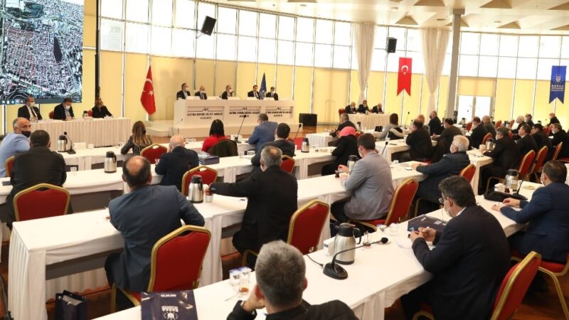 Vatandaşların devletle ilk temas noktası olan mahalle muhtarları ile istişare