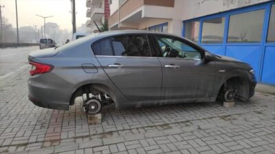 Yer: Bursa… Park halindeki otomobilin jant ve lastikleri çalındı