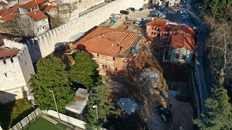 Bursa Büyükşehir Belediyesi tarafından rekonstrüksiyon çalışmaları devam eden 4 asırlık