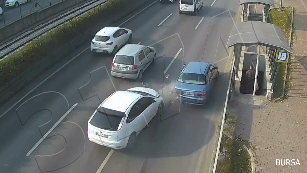 Bursa’daki 2 kaza kamerada