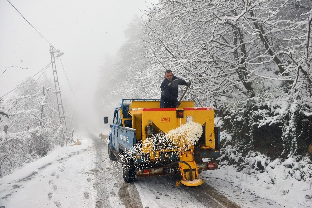 Yıldırım’da yoğun kar mesaisi