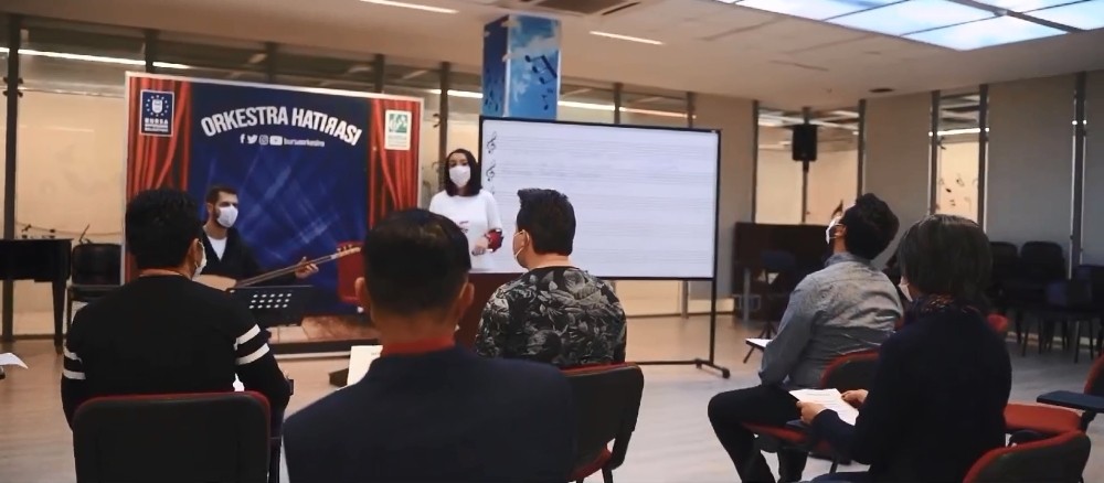 Büyükşehir Belediyesi Orkestrası’ndan türkülü korona mesajı Büyükşehir Belediyesi Orkestrası’ndan türkülü korona mesajı