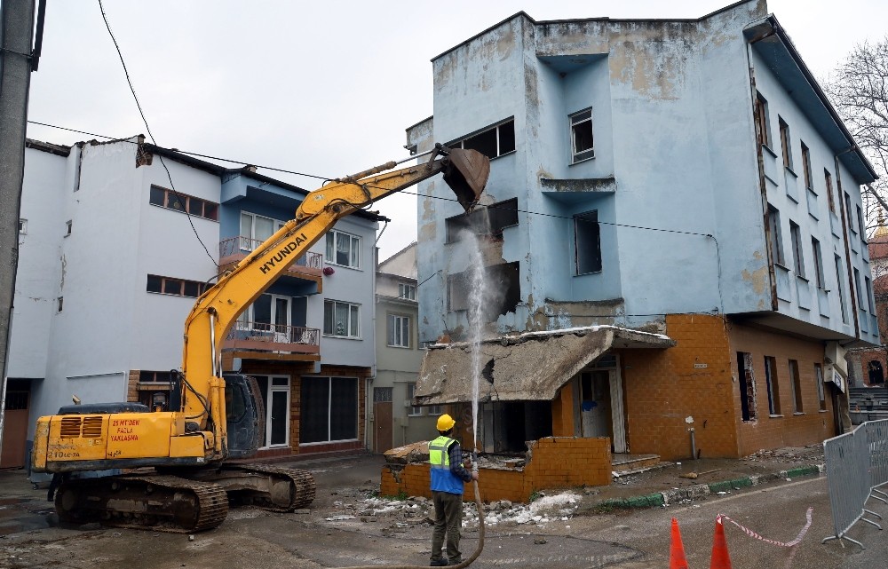 Büyükşehir riskleri ortadan kaldırıyor