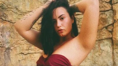 Ünlü şarkıcı 3 kez felç ve kalp krizi geçirdi