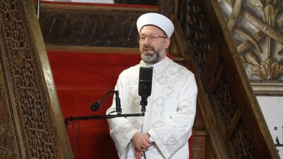 Diyanet İşleri Başkanı Erbaş Bursa’da gençlere tavsiyelerde bulundu